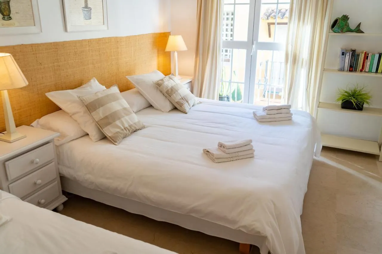 Apartment, Front Line Beach, In Las Arenas, Bahia De Marbella 0*,  Spanien